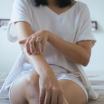 Łuszczyca to choroba autoimmunologiczna. Choć nieuleczalna, można mieć ją pod kontrolą