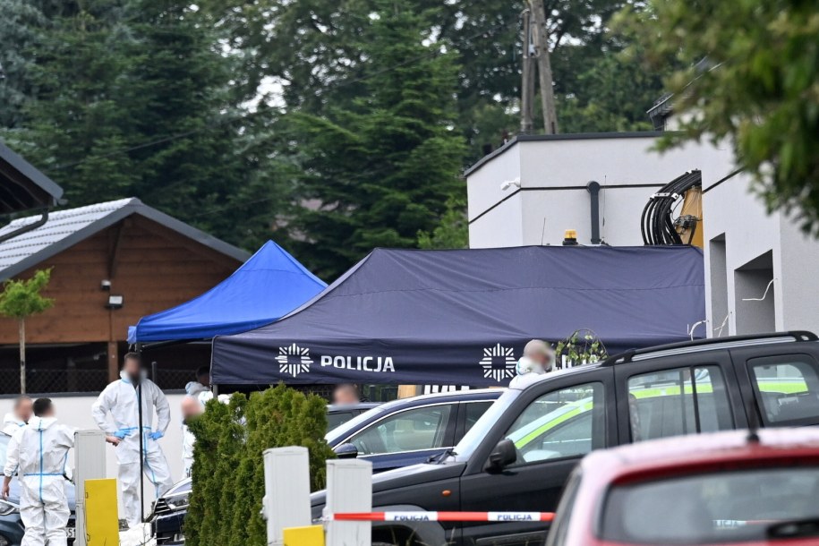 Lutoryż. Policja na działce, na której znaleziono szczątki płodów /Darek Delmanowicz /PAP