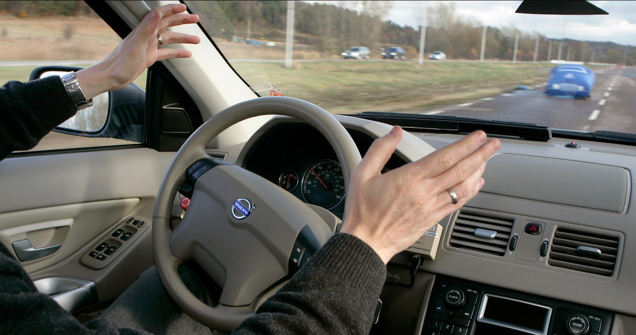Luzy i wibracje na kierownicy sugerują problemy z układem kierowniczym /materiały prasowe