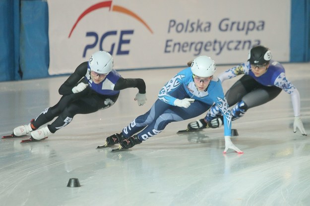 Łyżwiarki Natalia Maliszewska , Gabriela Topolska i Nikola Mazur podczas mistrzostw Polski w short tracku rozgrywanych w Białymstoku / 	Artur Reszko    /PAP