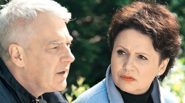 "M jak miłość": Maria jest wściekła na Roberta, gdy ten krytykuje jej chęć pomocy Arturowi /Tele Tydzień