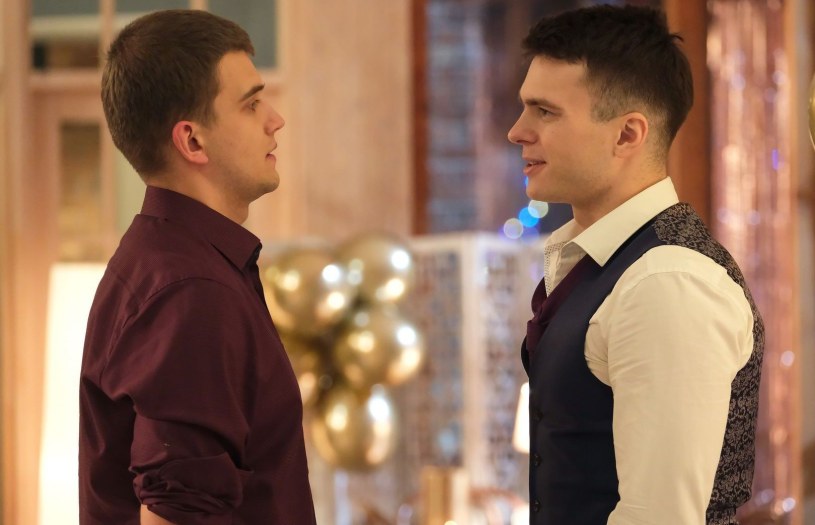 Pocałunek na weselu w "M jak miłość" – Janek zdradzi Bognę?