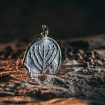 Ma 1300 lat. Rzadki medalion z menorą znaleziony w Jerozolimie