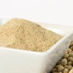 pieprz Ma delikatny, ale wyrazisty smak. Przyprawa, która zmniejsza stany zapalne, przyspiesza trawienie i obniża ciśnienie