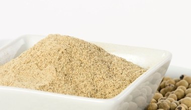 Ma delikatny, ale wyrazisty smak. Przyprawa, która zmniejsza stany zapalne, przyspiesza trawienie i obniża ciśnienie