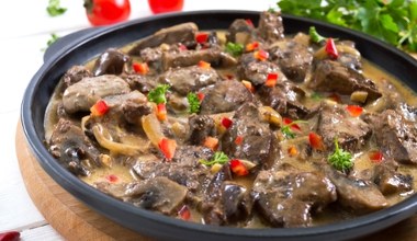 Ma dużo białka i żelaza, jest dobra na wzrok i odporność. Seniorzy powinni jeść choć raz w tygodniu