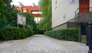 Ma mniej metrów niż przeciętne mieszkanie. Tyle liczy najkrótsza ulica w Polsce 