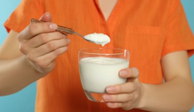 Ma więcej białka niż jogurt naturalny, a to nie skyr. Jedz z myślą o zdrowiu jelit i sylwetce