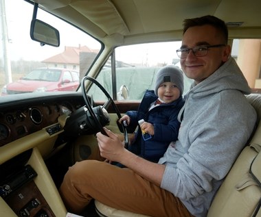 Ma zaledwie 2 lata i właśnie dostał Rolls-Royce'a. W Polsce! 