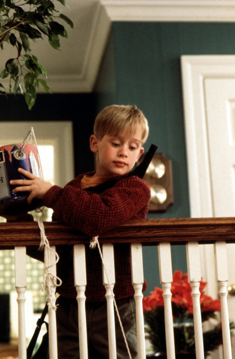 Macaulay Culkin jako Kevin w "Kevin sam w domu" /Everett Collection /East News