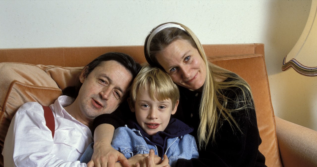 Macaulay Culkin z rodziacami w 1990 roku /Francis Apesteguy /Getty Images