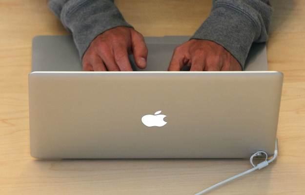MacBook - Apple mocno promuje standard Thunderbolt, zamiast USB 3.0 /AFP