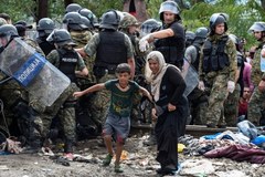 Macedonia: Uchodźcy przedarli się przez granicę