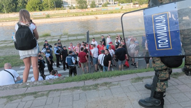 Macedońska policja pilnuje porządku na ulicach Skopje. /Andrzej Lange /PAP