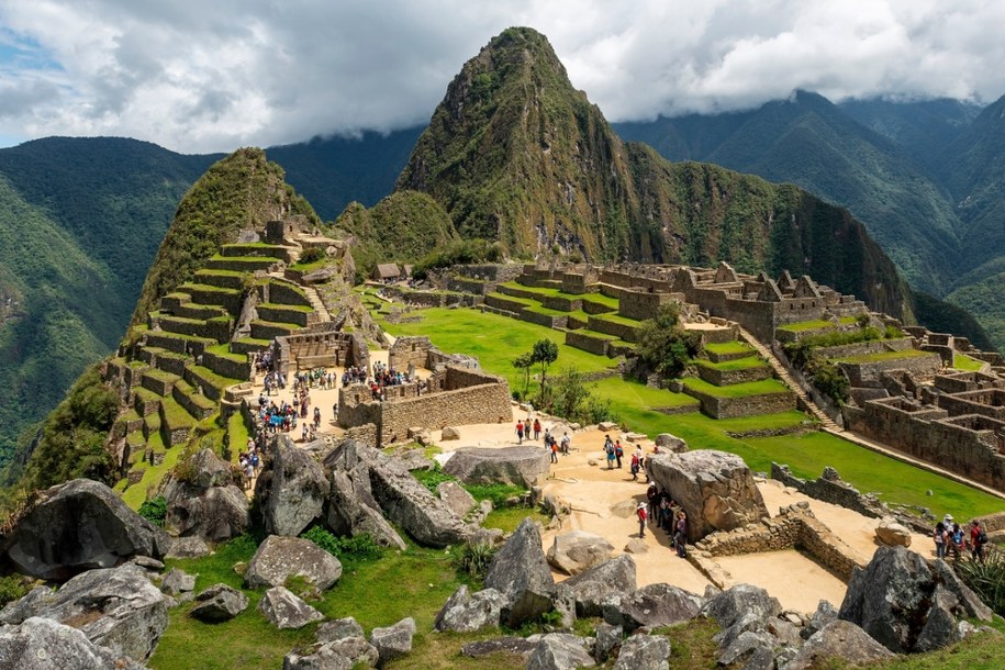 Machu Picchu każdego dnia przyciąga średnio 4,5 tysiąca turystów z całego świata /Shutterstock