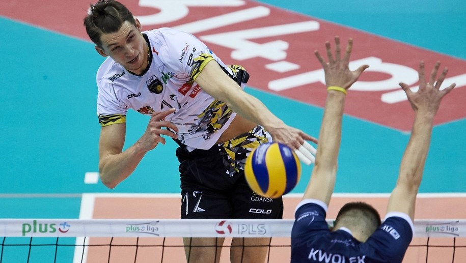 Maciej Muzaj (po lewej) i Bartosz Kwolek (po prawej) / 	Adam Warżawa    /PAP