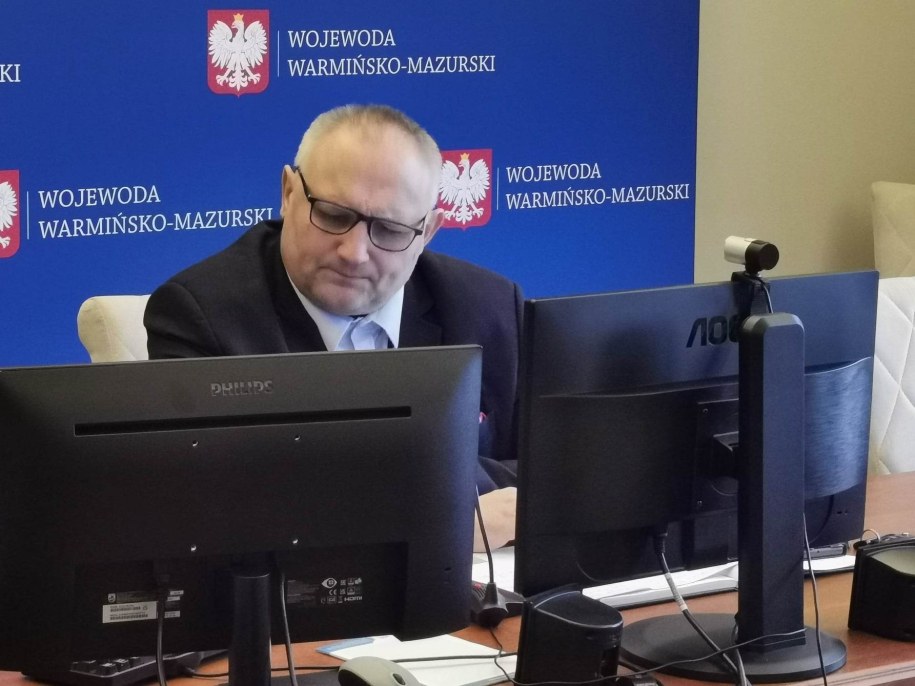 Maciej Rokus w trakcie prowadzenia zdalnej lekcji o bezpieczeństwie. /Piotr Bułakowski /RMF FM