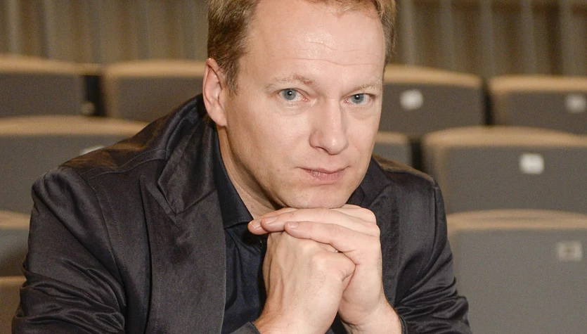 Maciej Stuhr o trudnej relacji z ojcem. "Był genialny w mówieniu, co zrobiliśmy źle"