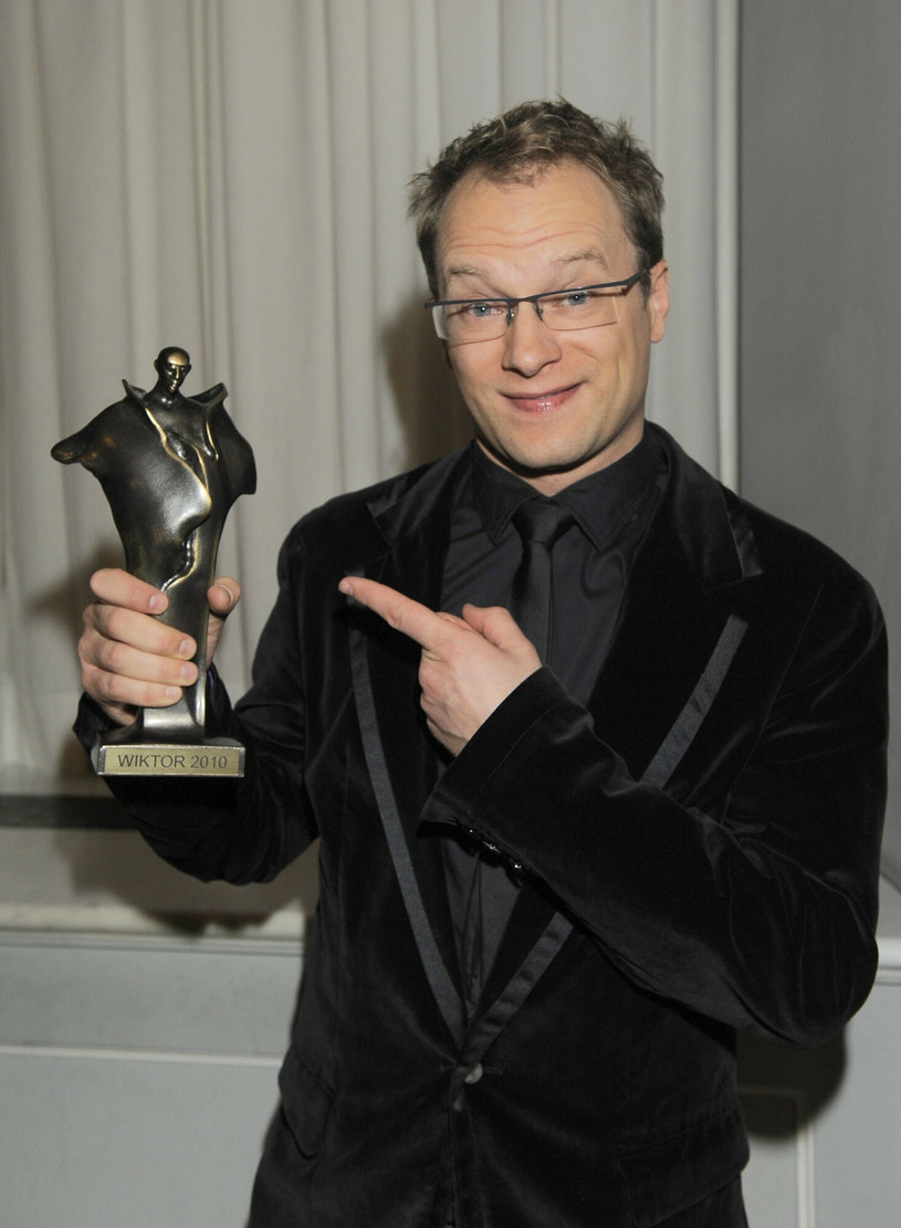 Maciej Stuhr w 2010 roku ze statuetką Wiktora /Tricolors /East News