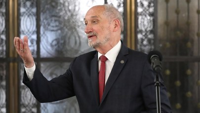 Macierewicz: Katastrofa smoleńska była wynikiem aktu bezprawnej rosyjskiej ingerencji