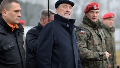 Macierewicz odpowie ministrom obrony Francji i Niemiec. Pisali o "dużym kroku w tył we współpracy"