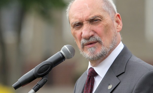 Macierewicz: Ówczesne władze nie chciały badać katastrofy smoleńskiej