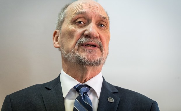 Macierewicz: Pasażerowie tupolewa zostali zabici eksplozją przed dotknięciem ziemi