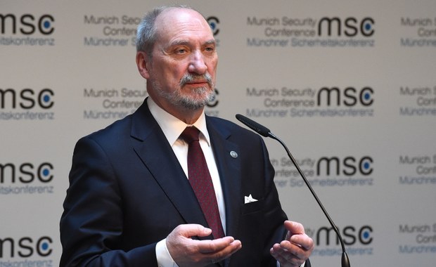 Macierewicz: Przetarg na śmigłowce dla wojska ma zostać ogłoszony w poniedziałek