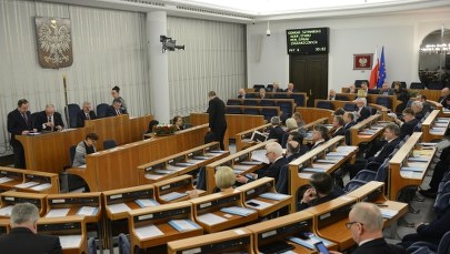 Macierewicz skreślony z listy gości pierwszego posiedzenia Senatu. "Burza w szklance wody"