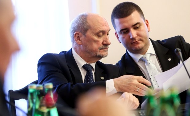 Macierewicz: Tu-154 rozpadł się w powietrzu. Negowanie tego faktu jest próbą zawracania kijem Wisły