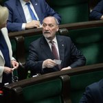 Macierewicz w podkomisji - pytania bez odpowiedzi
