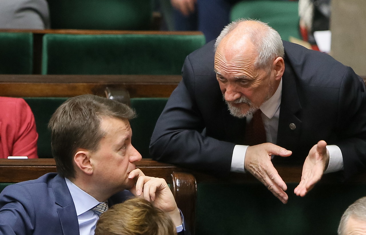 Macierewicz: Wobec wielu z państwa należy się nie krytyka, ale konsekwencje karne 