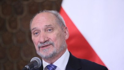 Macierewicz: Wojska cybernetyczne mają liczyć przynajmniej 1 tys. żołnierzy