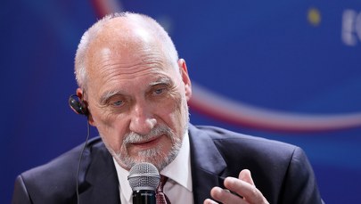 Macierewicz: Wszystkie wyniki analiz zostały opublikowane w raporcie ws. katastrofy smoleńskiej