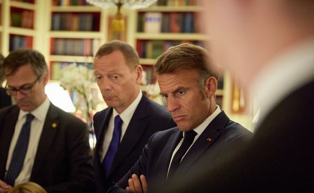 Macron chce odwetu. Na celowniku cyfrowi giganci