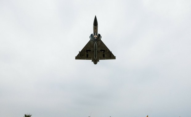 Macron: Francja przekaże Ukrainie myśliwce Mirage-2000