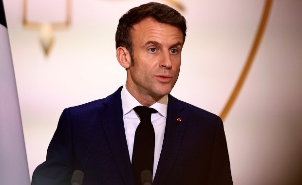 Macron: Nadal będę rozmawiał z Rosją