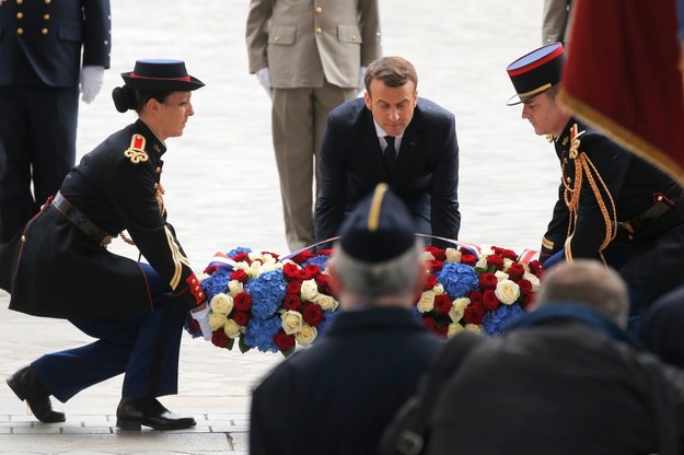 Macron przed Grobem Nieznanego Żołnierza /MICHEL EULER  /PAP/EPA