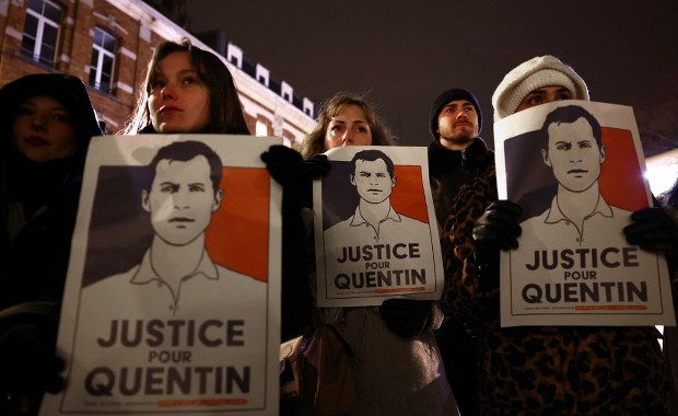 Macron reaguje na śmierć młodego nacjonalisty. "Zróbcie porządek w swoich szeregach"