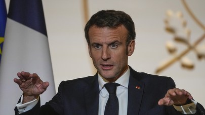 Macron: rosyjskie ataki na cywilną infrastrukturę na Ukrainie to zbrodnie wojenne
