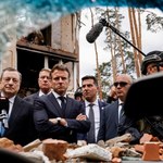 Macron w Irpieniu: Francja od pierwszego dnia stoi po stronie Ukrainy