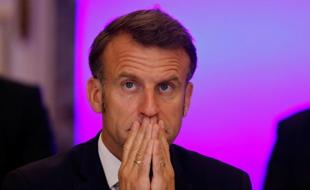 Macron wiózł do Kijowa narkotyki? Stanowcza reakcja Pałacu Elizejskiego