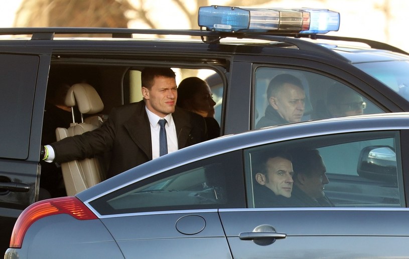 Macron wolał jechać Citroenem C6 ambasady niż autem SOP. To chyba nie dziwi nikogo... /AFP