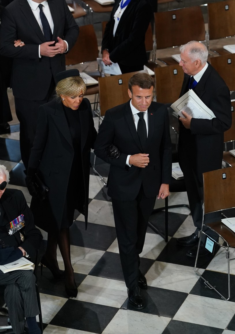 Macronowie na pogrzebie /Getty Images
