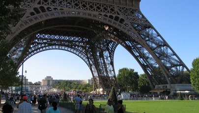 Macronowie zaprosili Donalda i Melanię Trump na kolację na Wieży Eiffla