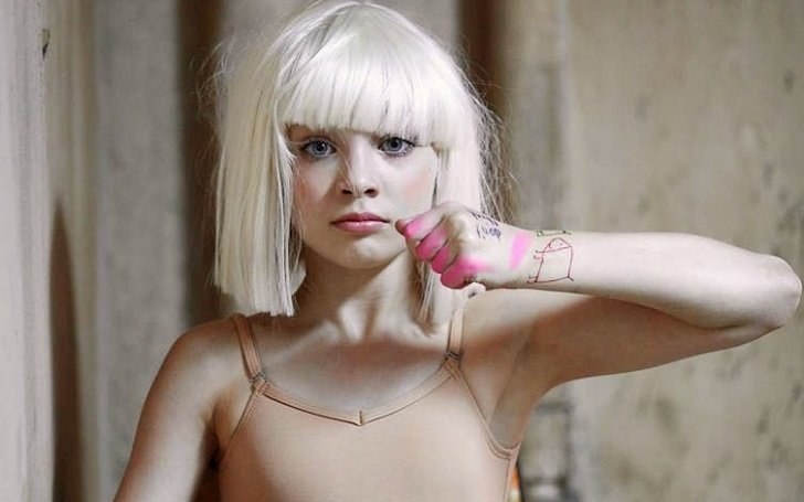 Maddie Ziegler i Sia przeszły długą drogę od czasu "Chandelier" /materiały prasowe