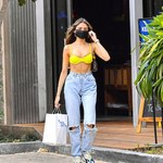 Madison Beer paradowała w samym staniku!