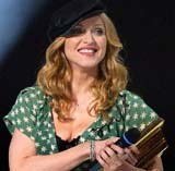 Madonna - pisarka /AFP