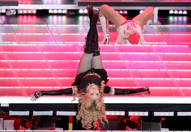 Madonna stanęła na głowie, by zaskoczyć widzów fot. Joe Robbins /Getty Images/Flash Press Media