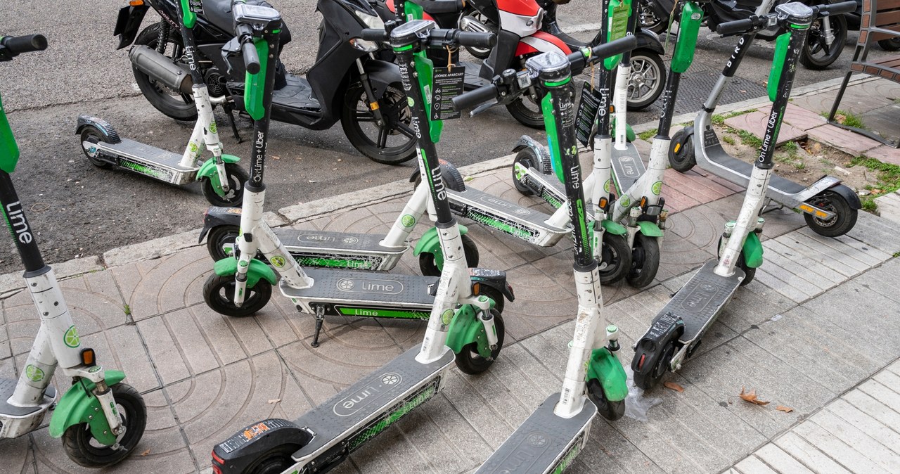 Madryt rezygnuje z elektrycznych hulajnóg. /Getty Images